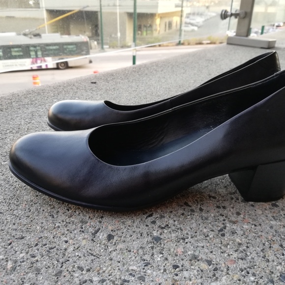 Almost new Ecco - Picture 1 of 5